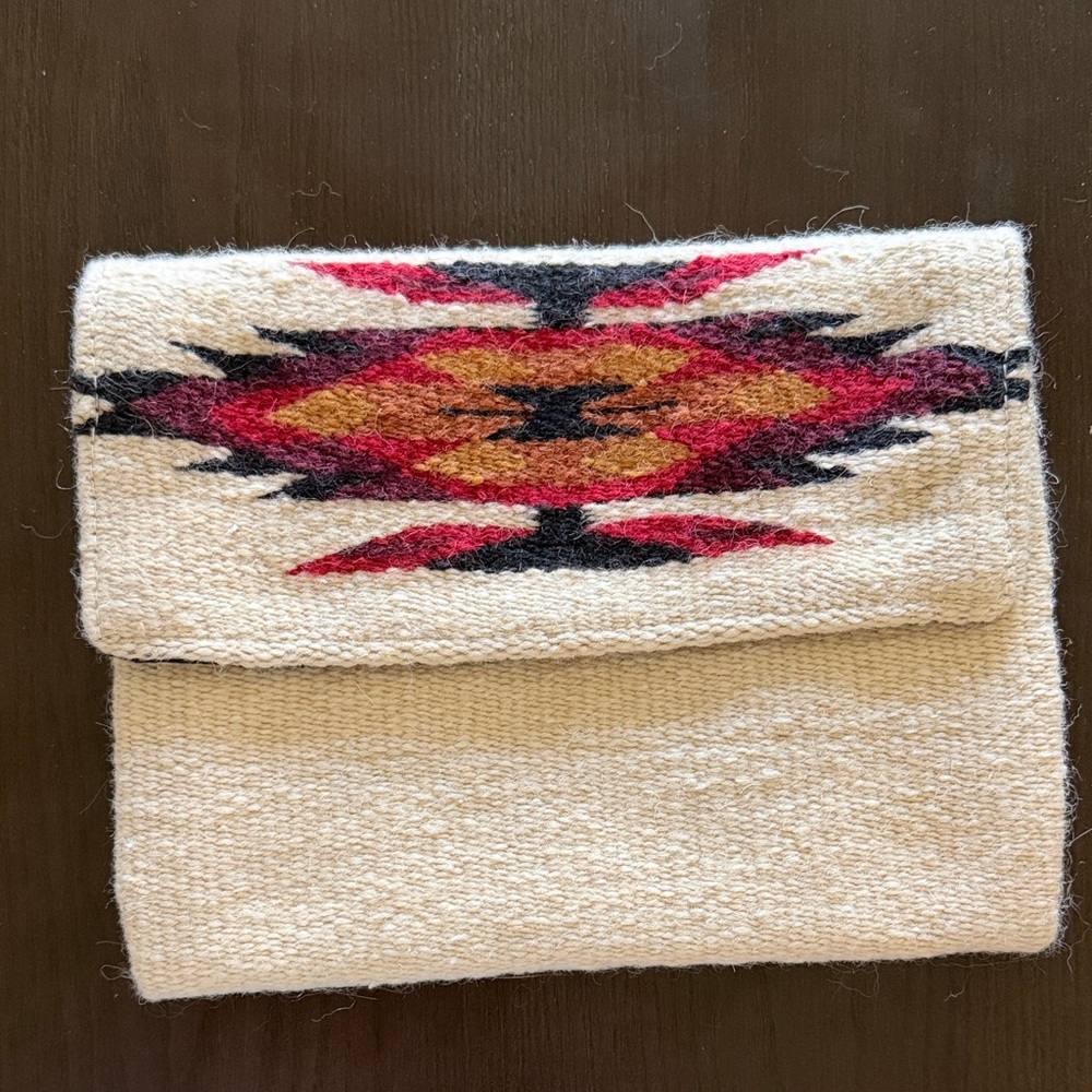 Navajo wool clutch in chimayo pattern